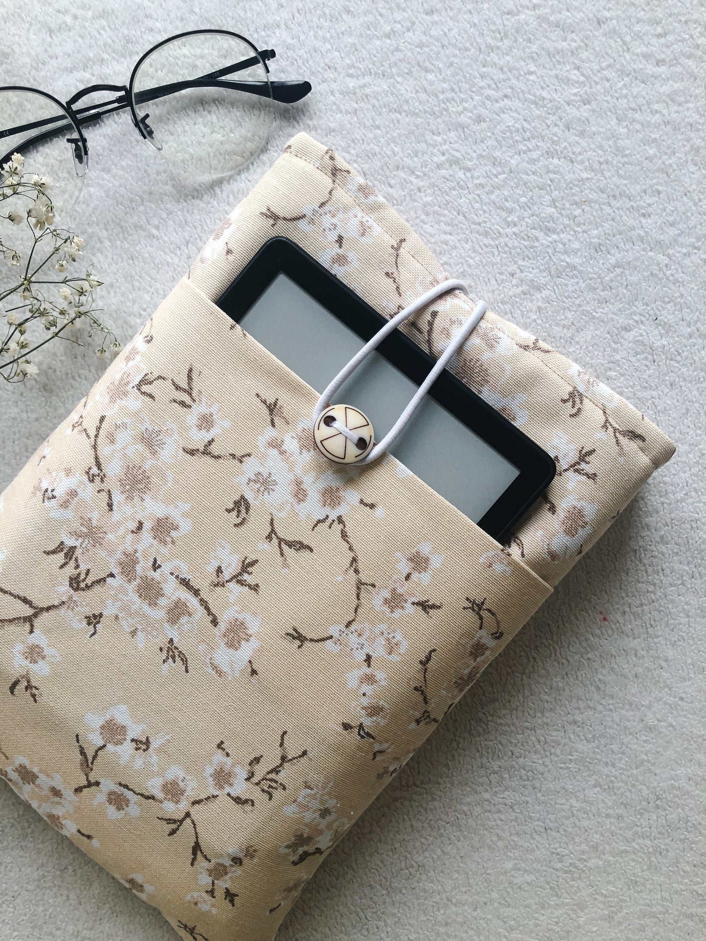 Beige Japanese Flowers Book Pouch with Kindle in the pocket, Close Look