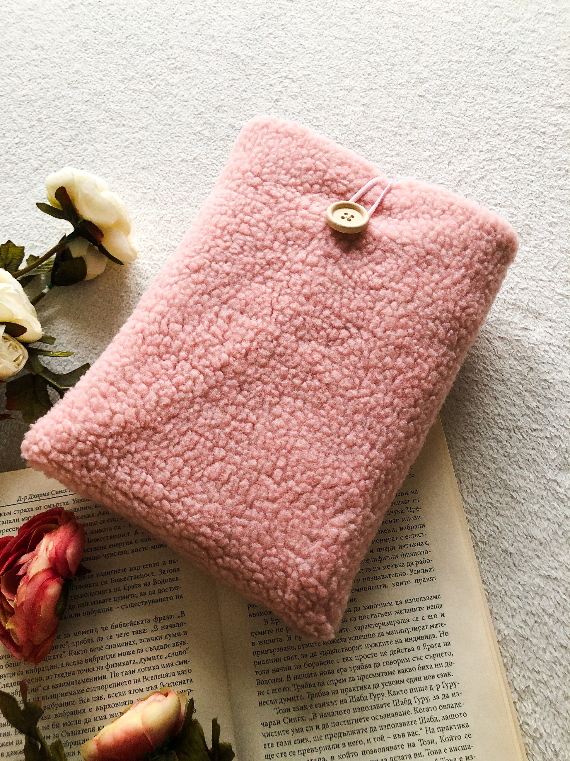 Pinky Book Pouch, Front View