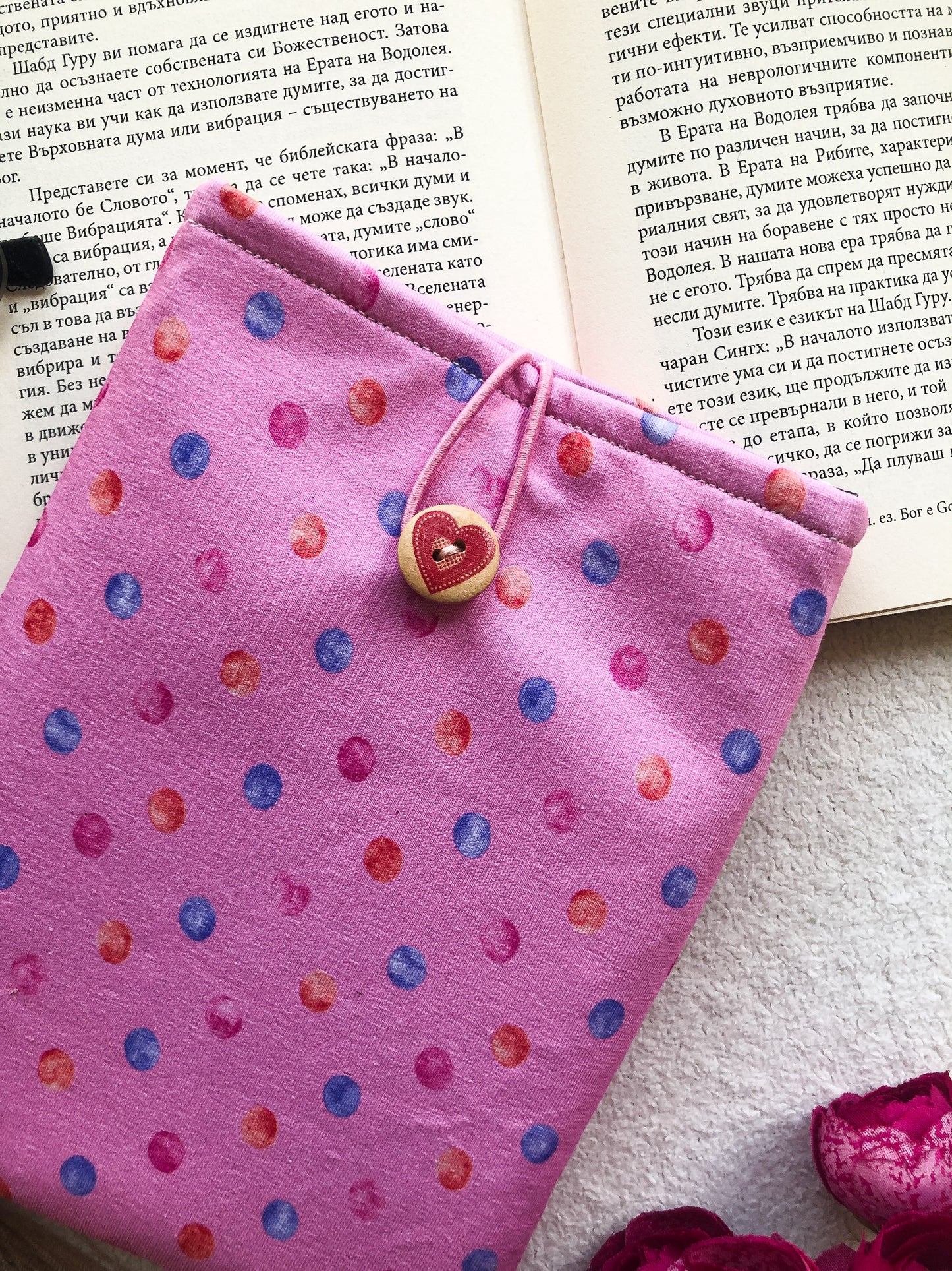 Pink Dream Kindle Sleeve, Close Up