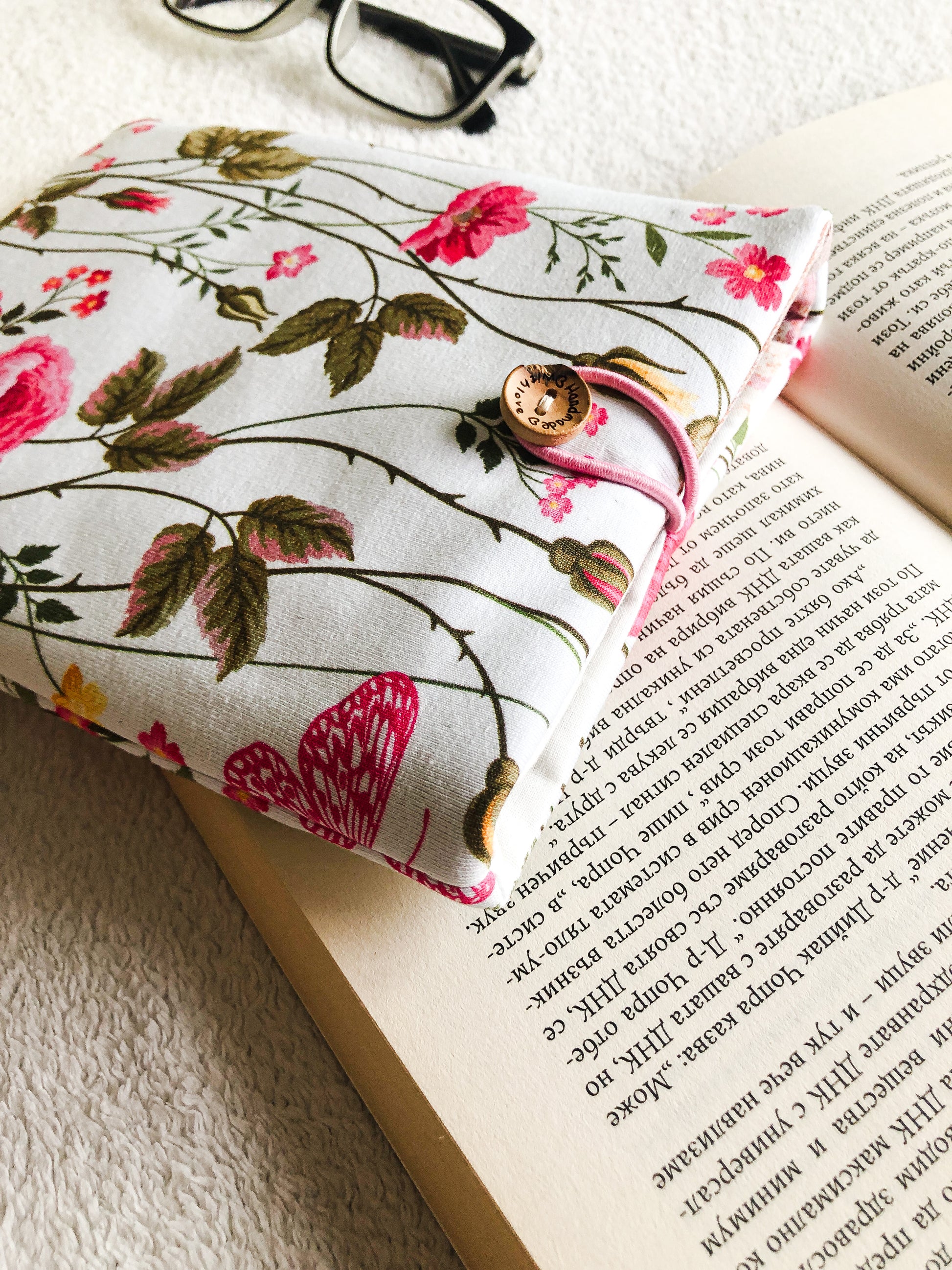 Roses Kindle Sleeve, Upside View