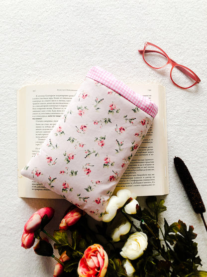 Pink Ditsy Flowers Puff Book Pouch, Back Side