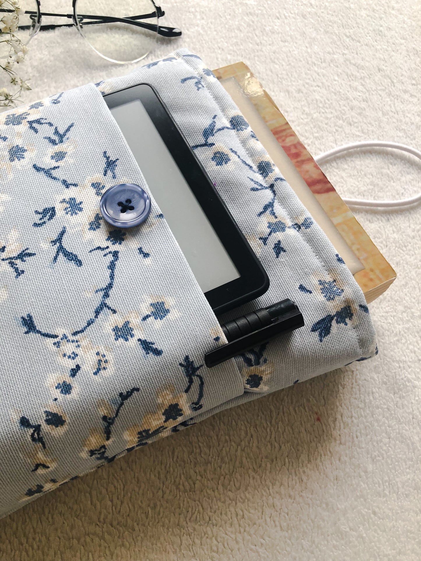 Blue Blossom Book Pouch, Close Up