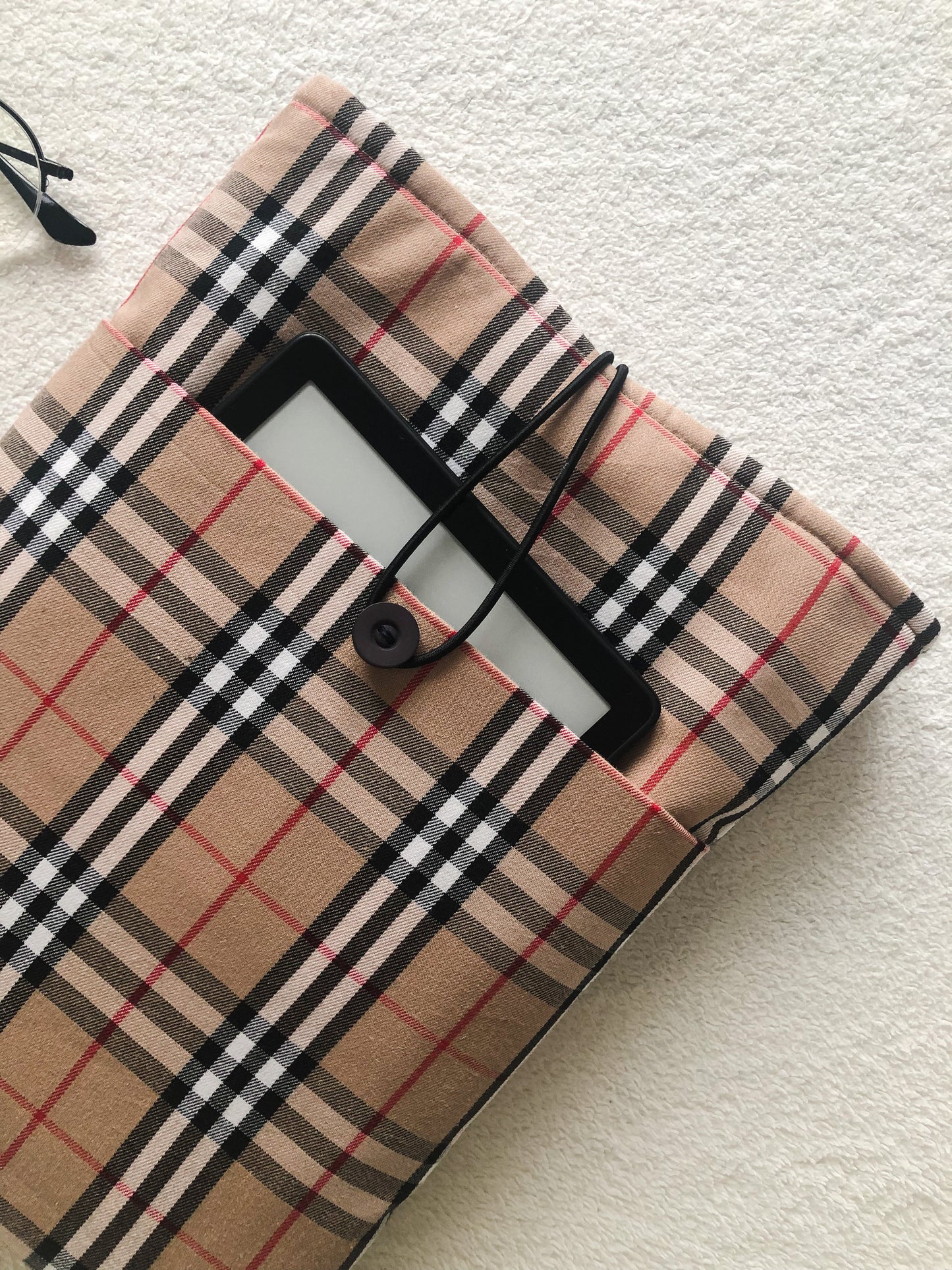 Beige Plaid Book Pouch with pocket for Kindle, Close Up