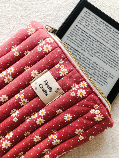 Quilted Floral Kindle Scribe Case, Front Side Close Up